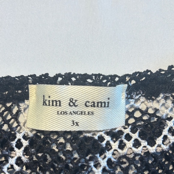 Kim & Cami Black and White Mesh Overlay - Picture 6 of 6